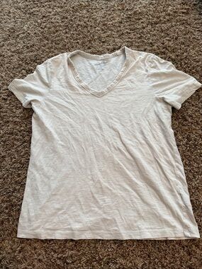 Universal Thread Women's V-Neck Short Sleeve Tee - White